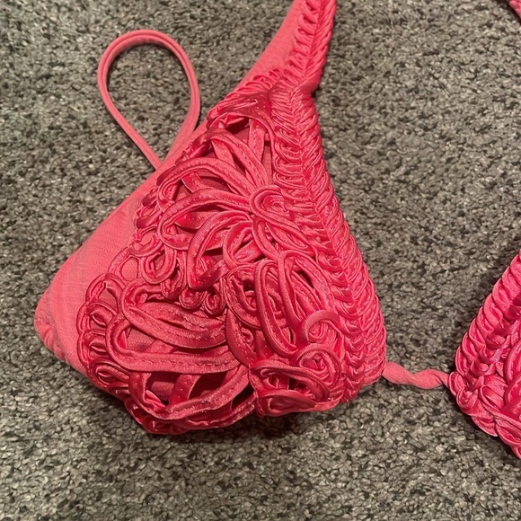 Betsy Johnson swim bikini top coral pink size small braided lace triangle knit - Picture 3 of 6